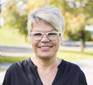 Inger Lise, frisør hos KAN Frisører i Bærum